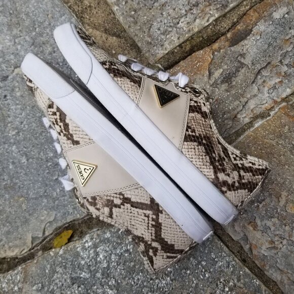 Guess Snake Animal Print Sneaker Size 7 - Picture 5 of 11